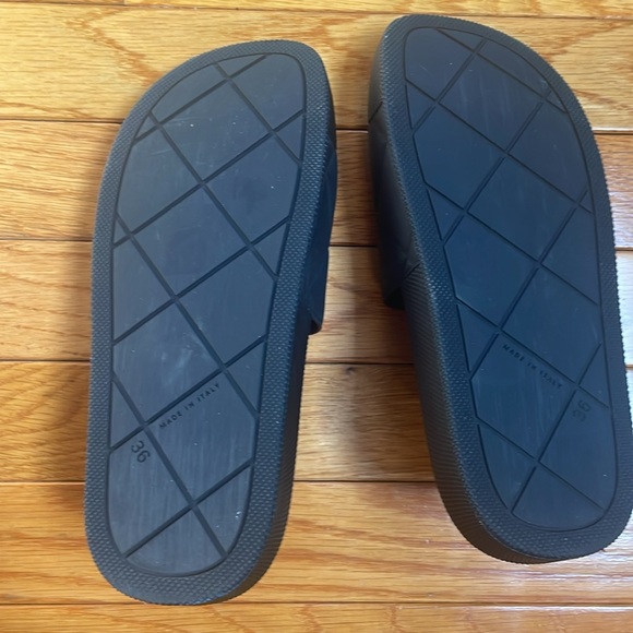 Bottega Veneta Slider Sandals - Picture 6 of 6